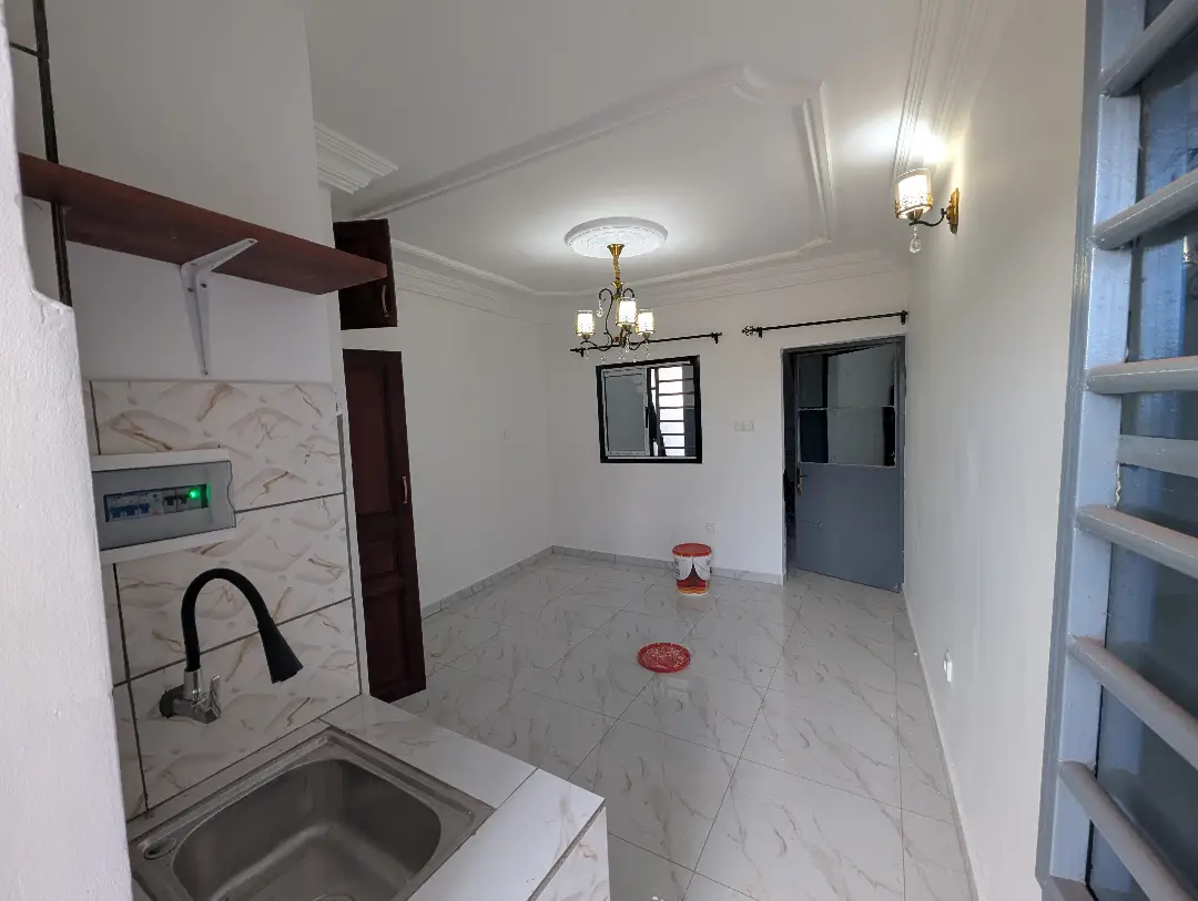 Chambre moderne à louer à Bafoussam Mairie Rural - Image 5