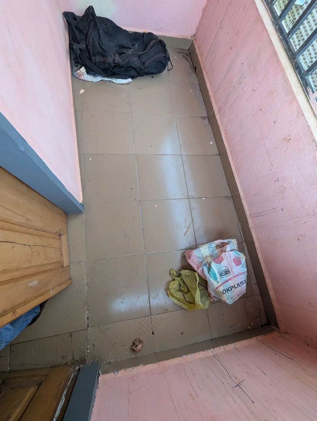 Studio moderne à louer à Bafoussam Ta'a Mbah - Image 5