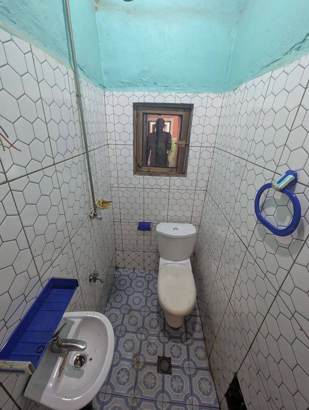 Studio moderne à louer à Bafoussam Derriere Tankou - Image 5