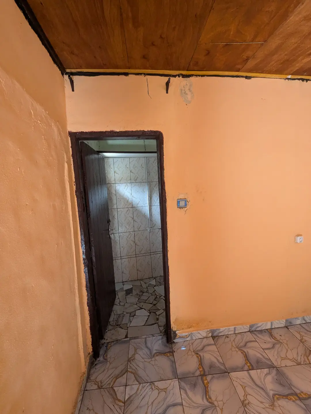 Studio moderne à louer à Bafoussam Nouveau Quariter Kamkop - Image 5