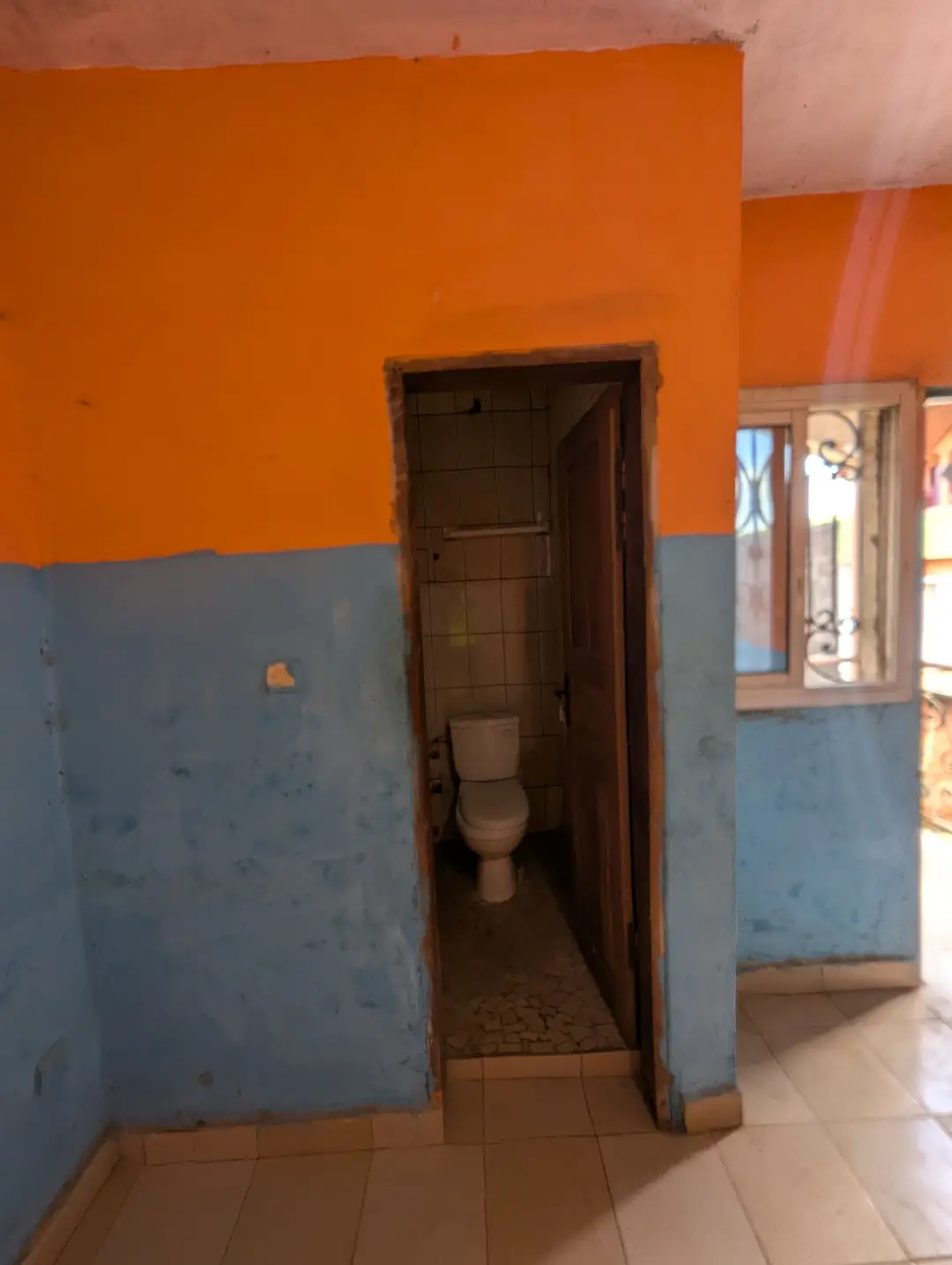 Chambre moderne à louer à Bafoussam Palace - Image 5