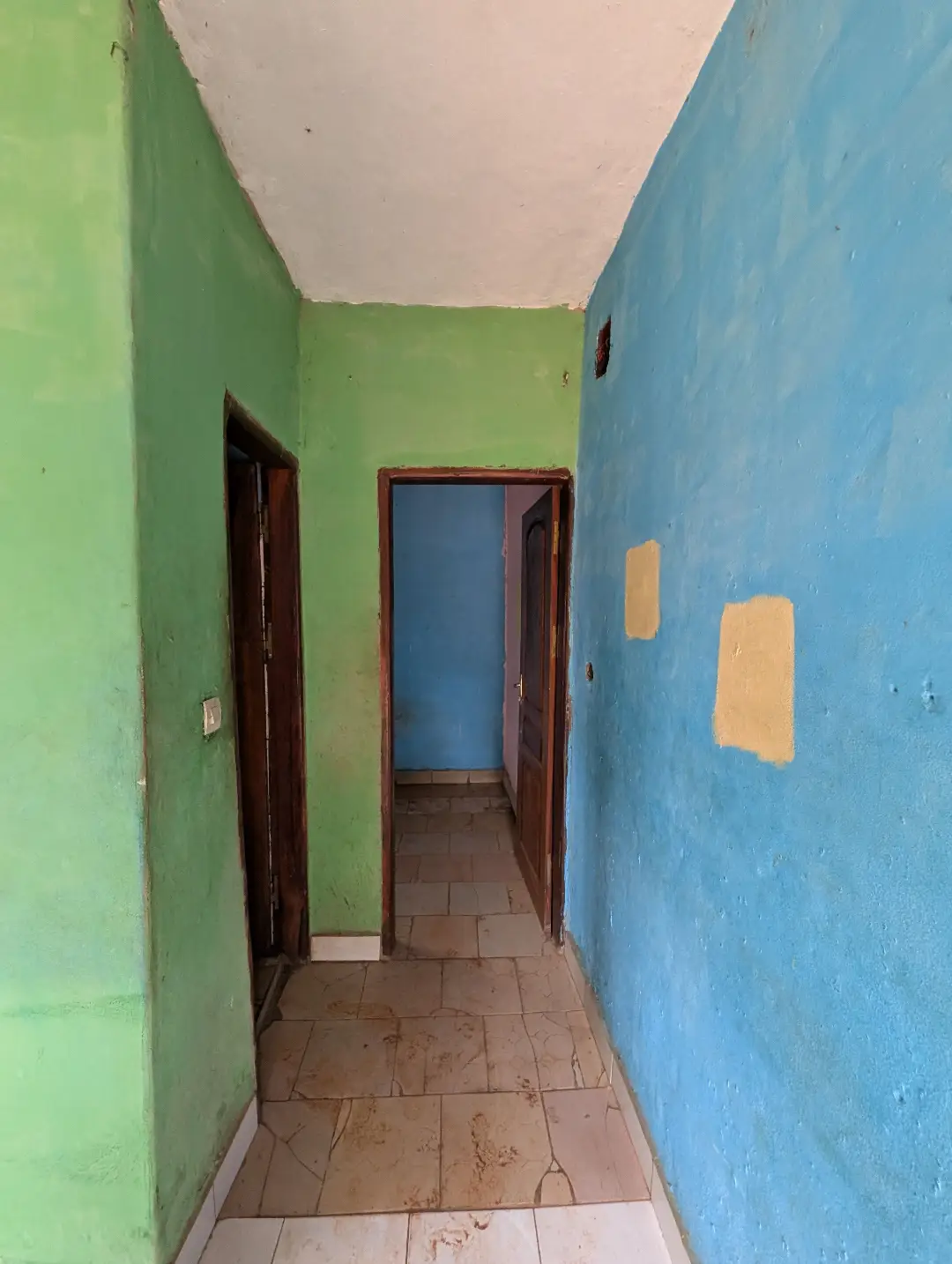 Studio moderne à louer à Bafoussam Entree De La Ville - Image 5