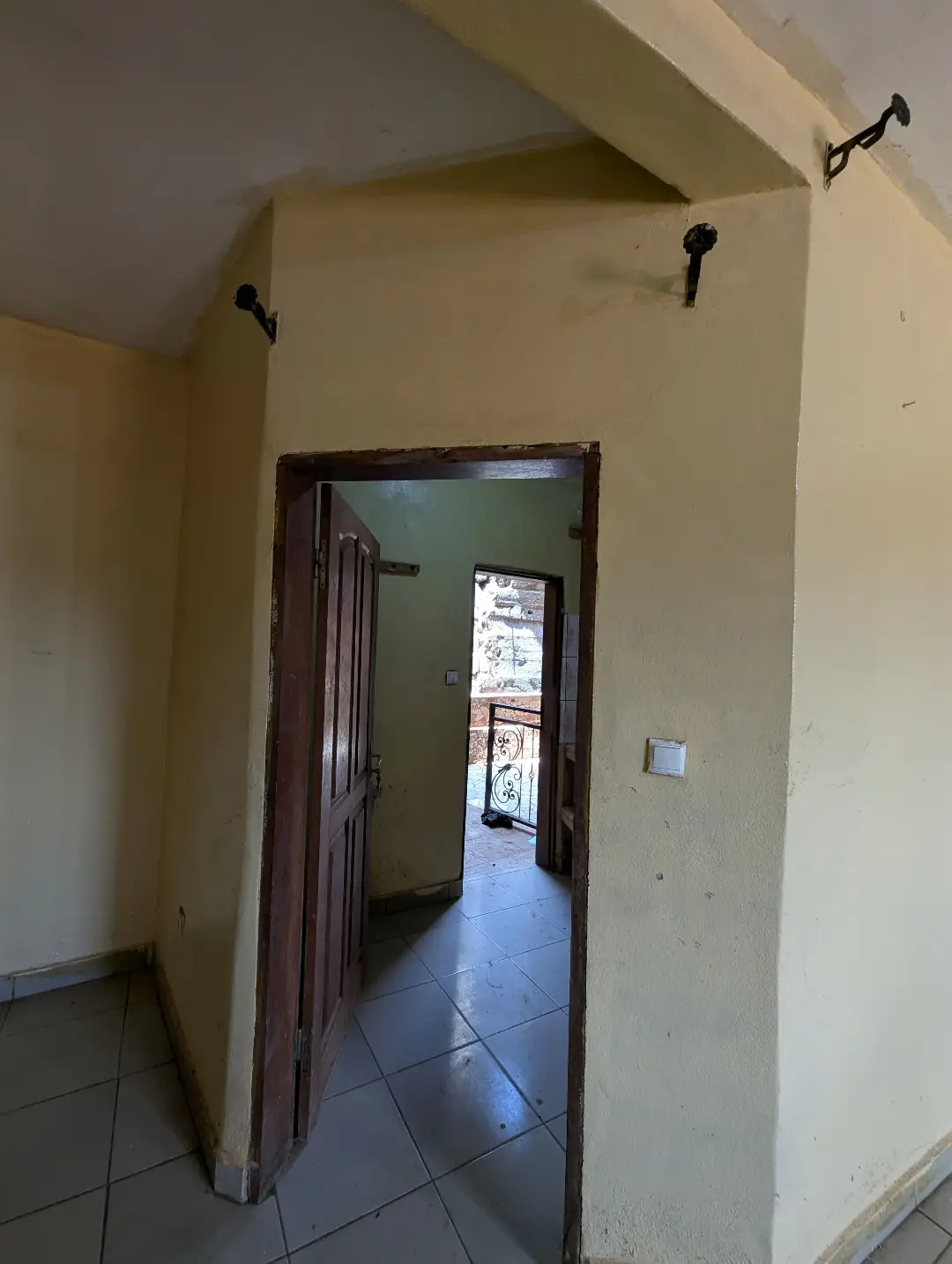Appartement moderne à louer à Bafoussam Marie Rurale - Image 5