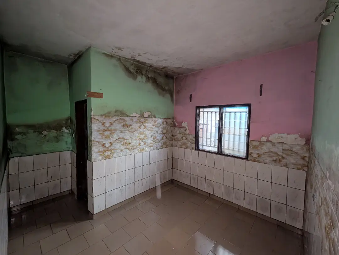 Studio moderne à louer à Bafoussam Kamkop - Image 6