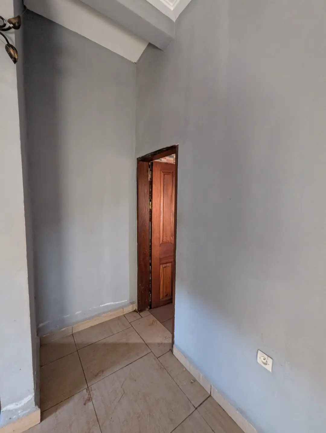 Studio moderne à louer à Bafoussam Kamkop - Image 6