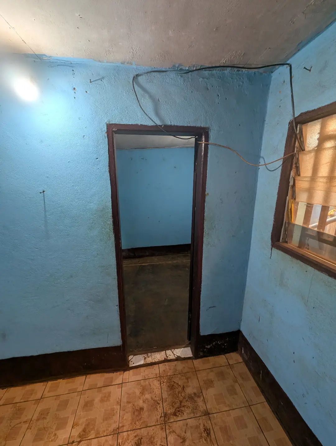 Studio moderne à louer à Bafoussam Explosif - Image 6