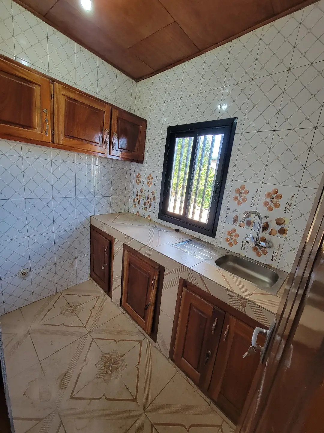 Studio moderne à louer à Bafoussam Entre Domicile (carrefour Can ) - Image 6