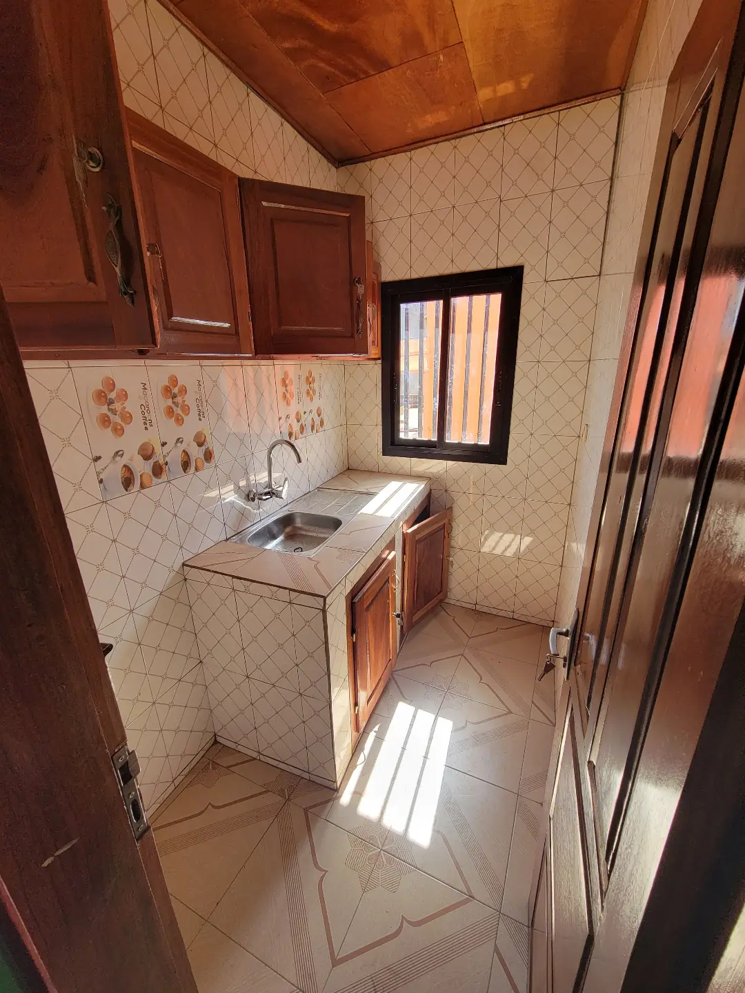 Studio moderne à louer à Bafoussam Entre Domicile (carrefour Can ) - Image 5