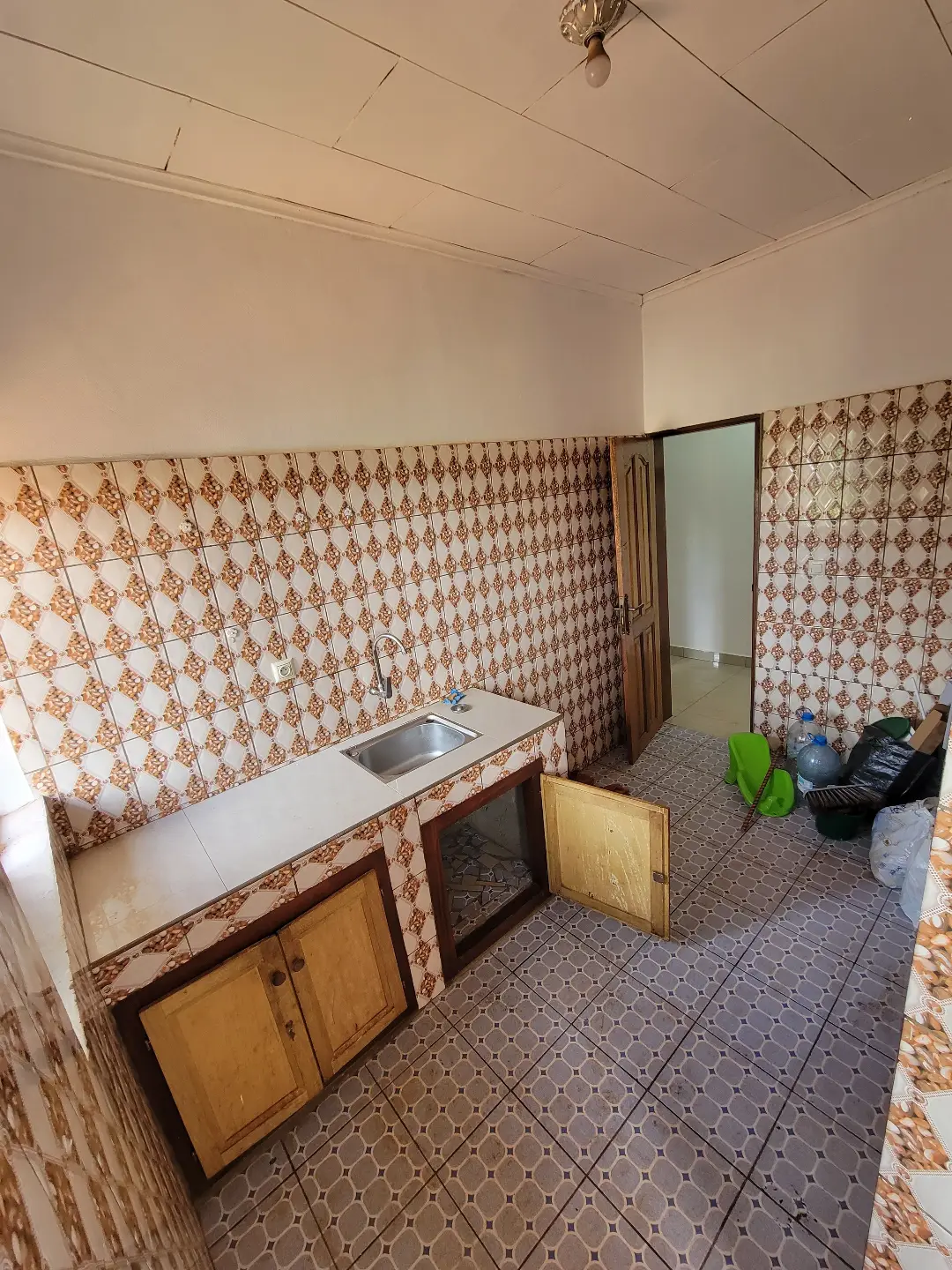 Studio moderne à louer à Bafoussam Lafe( Ta'a Mbah) - Image 6