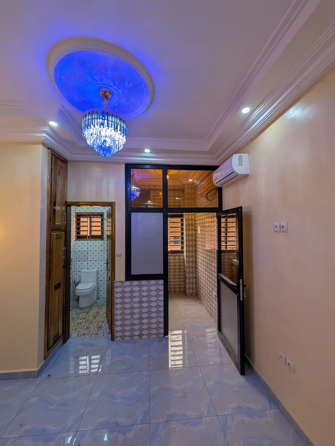 Chambre moderne à louer à Bafoussam 2eme Carrefour Eveche - Image 6
