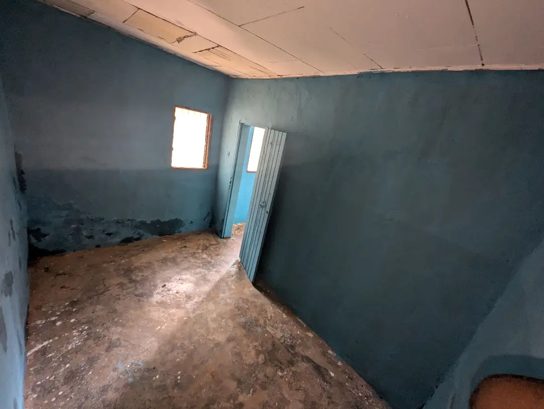 Studio moderne à louer à Bafoussam Tyo Ville - Image 6