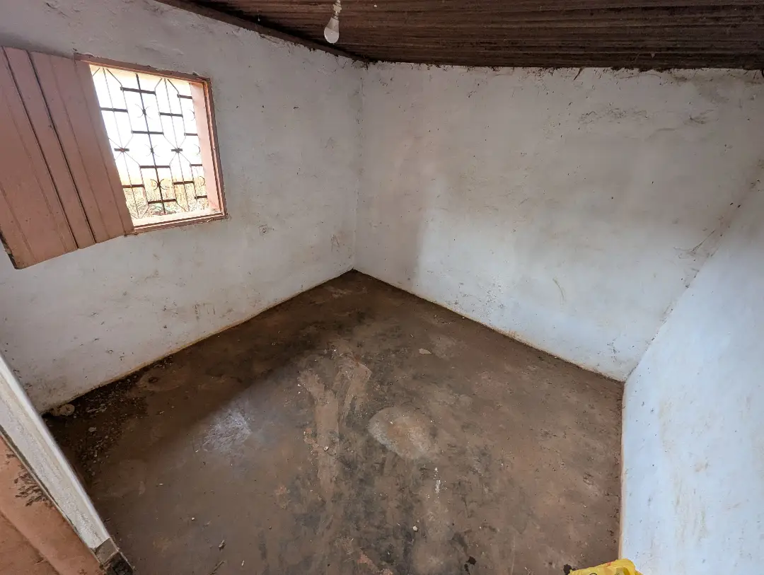Studio moderne à louer à Bafoussam Fin Goudron Toket - Image 6