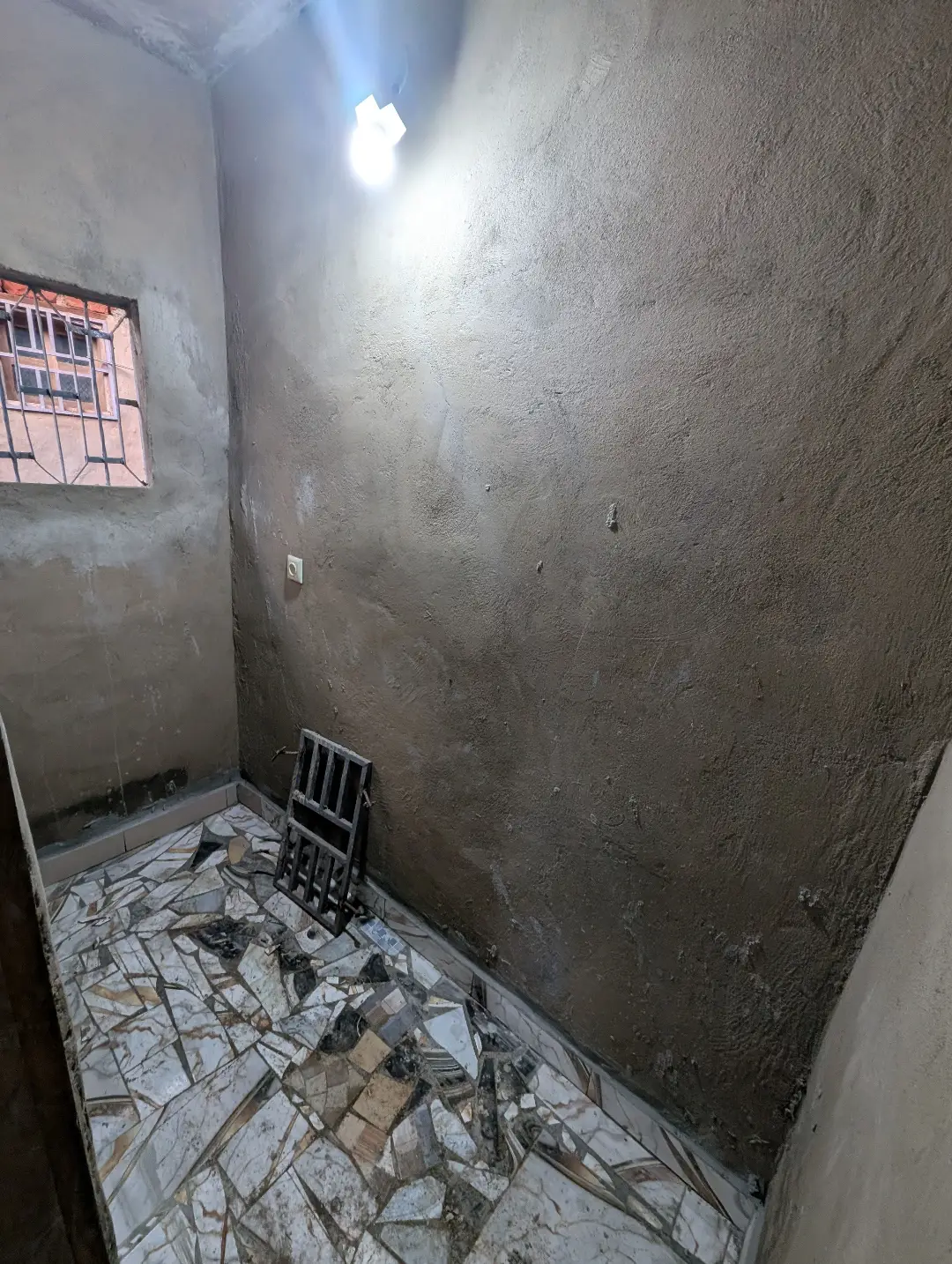 Studio moderne à louer à Bafoussam Carrefour Can Tankou - Image 6
