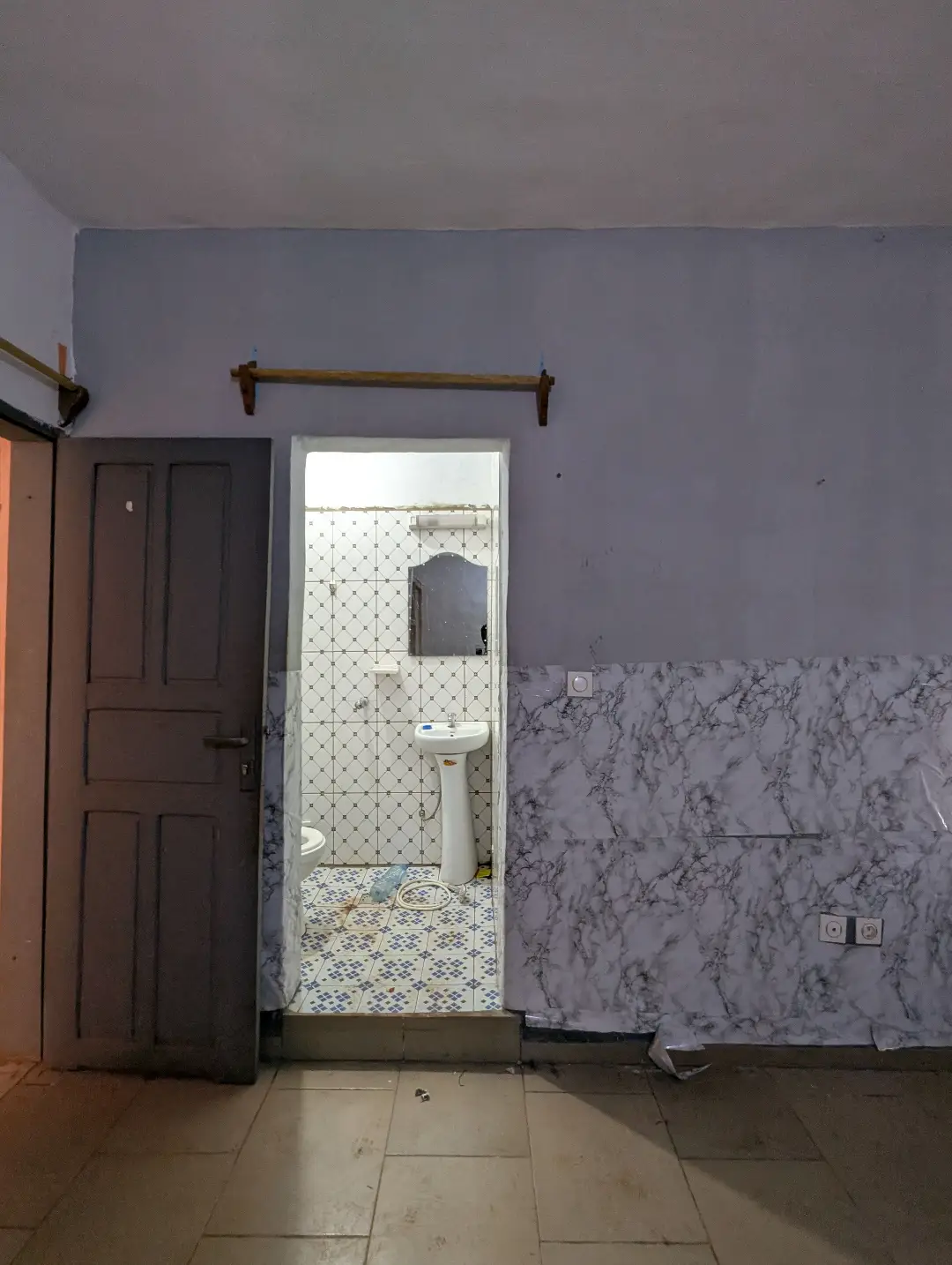 Chambre moderne à louer à Bafoussam 2eme Carrefour Eveche - Image 6