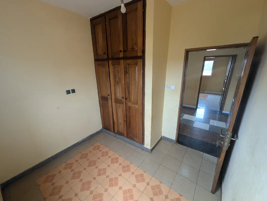 Appartement moderne à louer à Bafoussam Groupe 3 - Image 6