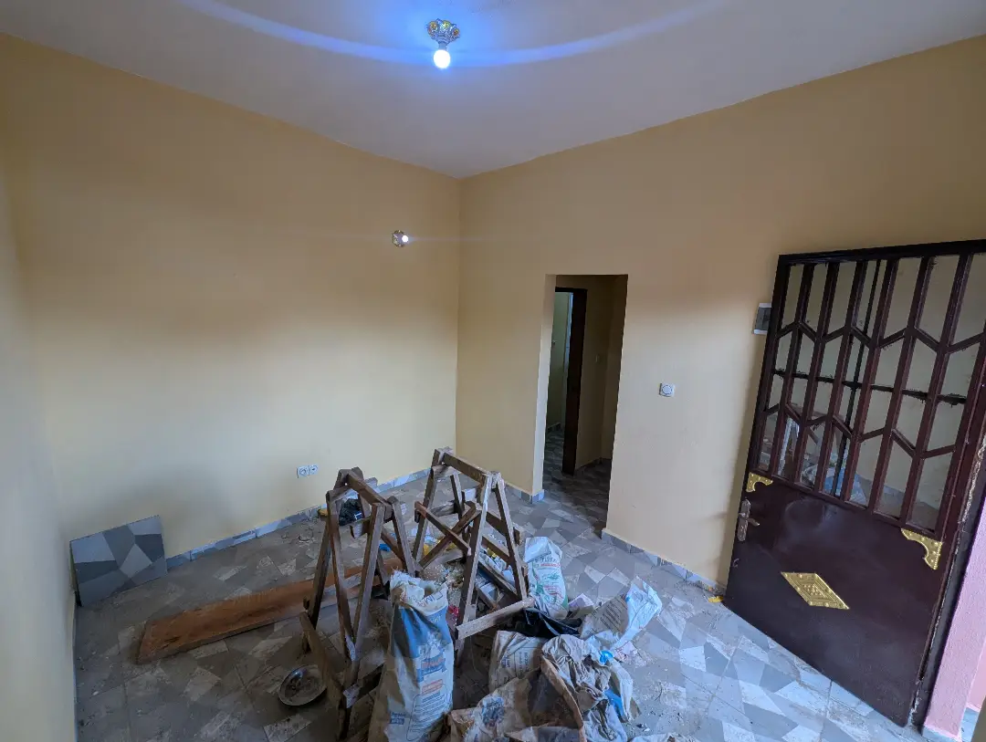Studio moderne à louer à Bafoussam 2eme Carrefour Eveche - Image 6