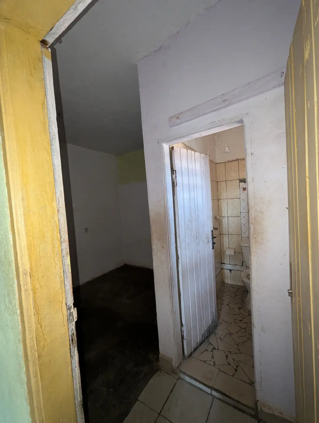 Studio moderne à louer à Bafoussam Palace - Image 6