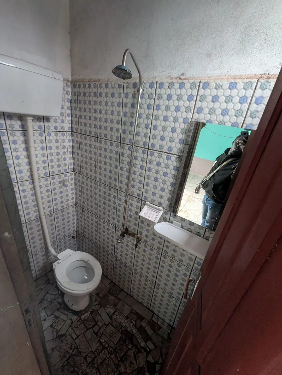 Chambre moderne à louer à Bafoussam Nouvelle Cathedrale - Image 6