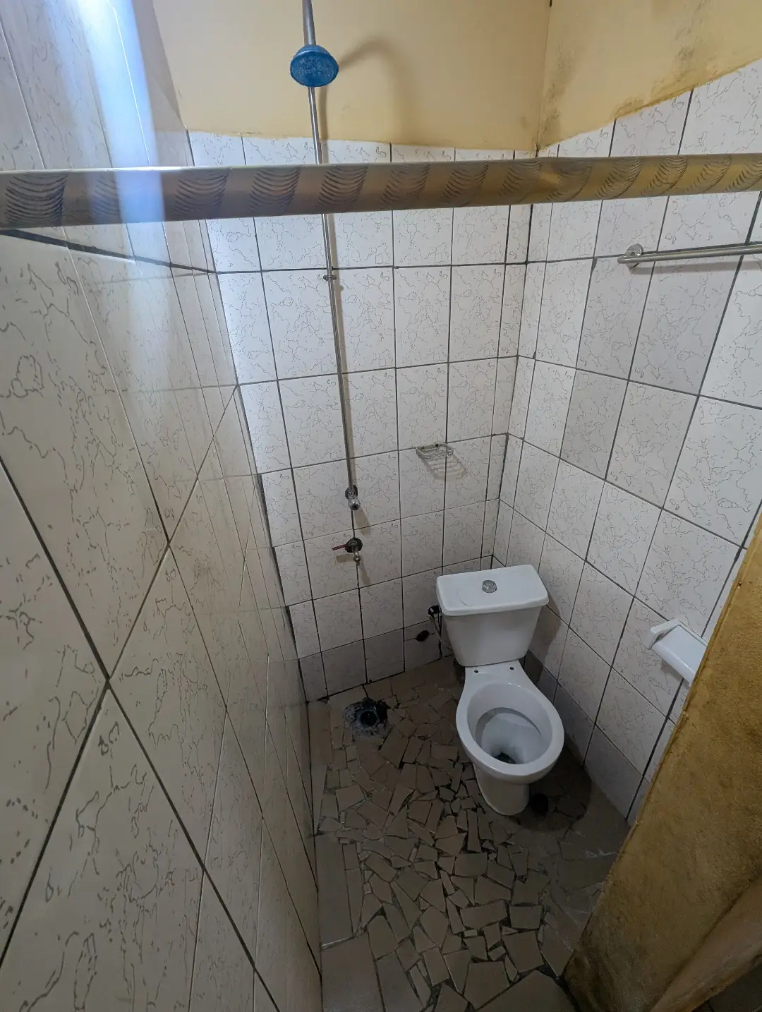 Chambre moderne à louer à Bafoussam Cami Toyota - Image 6