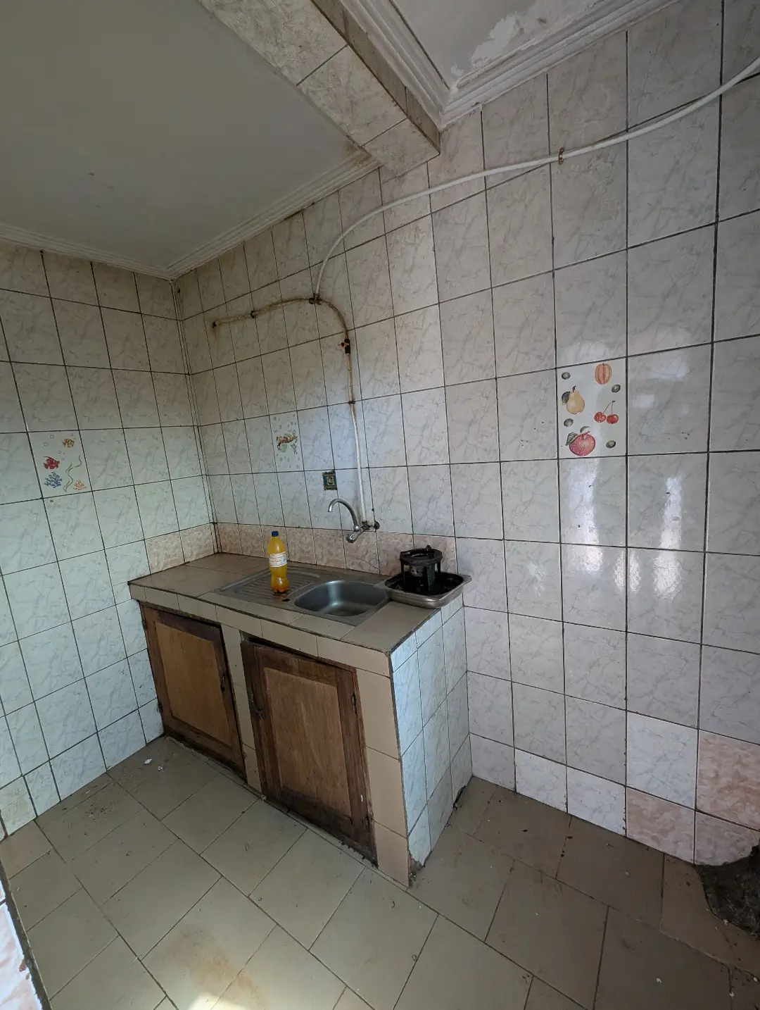 Appartement moderne à louer à Bafoussam Gabon Bar - Image 6