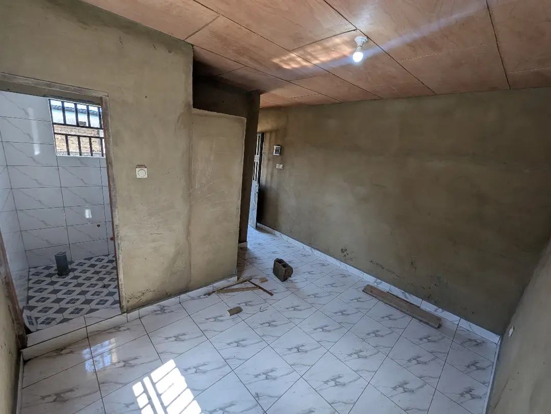 Chambre moderne à louer à Bafoussam Petit Paris - Image 6
