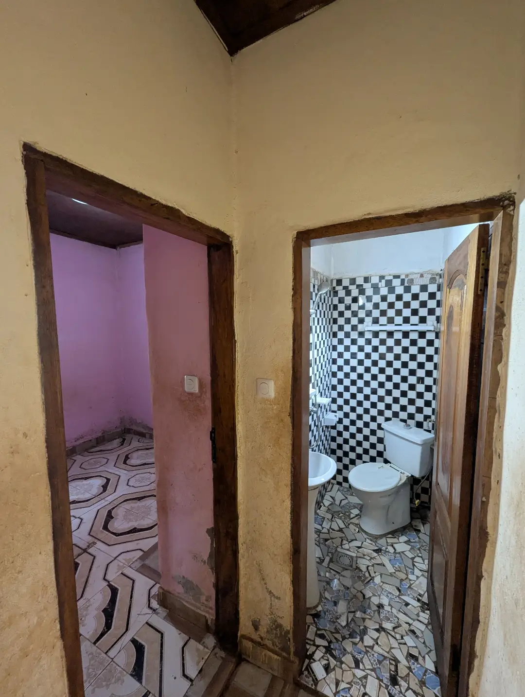Studio moderne à louer à Bafoussam Terminus - Image 6