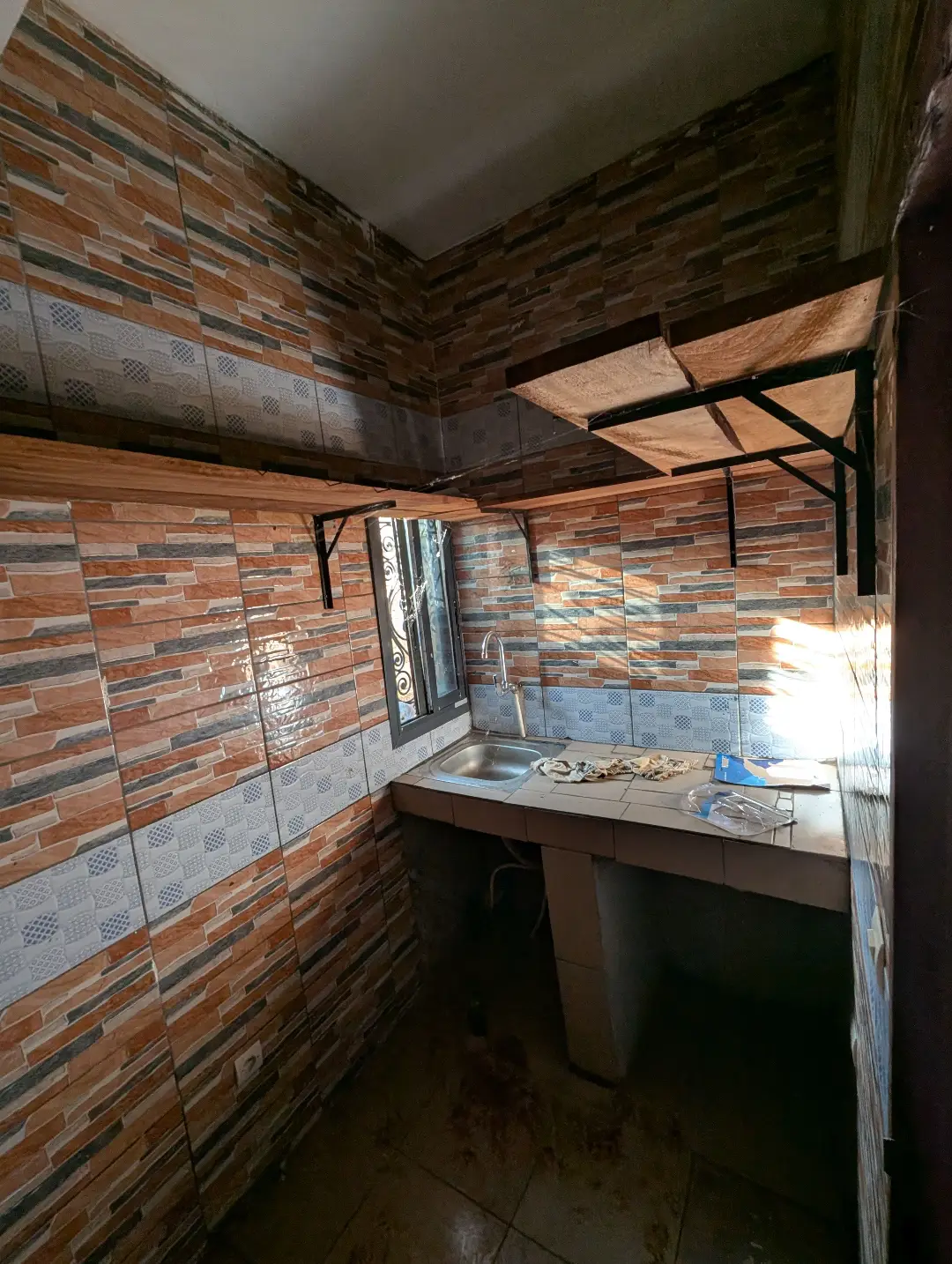 Studio moderne à louer à Bafoussam Kamkop - Image 7