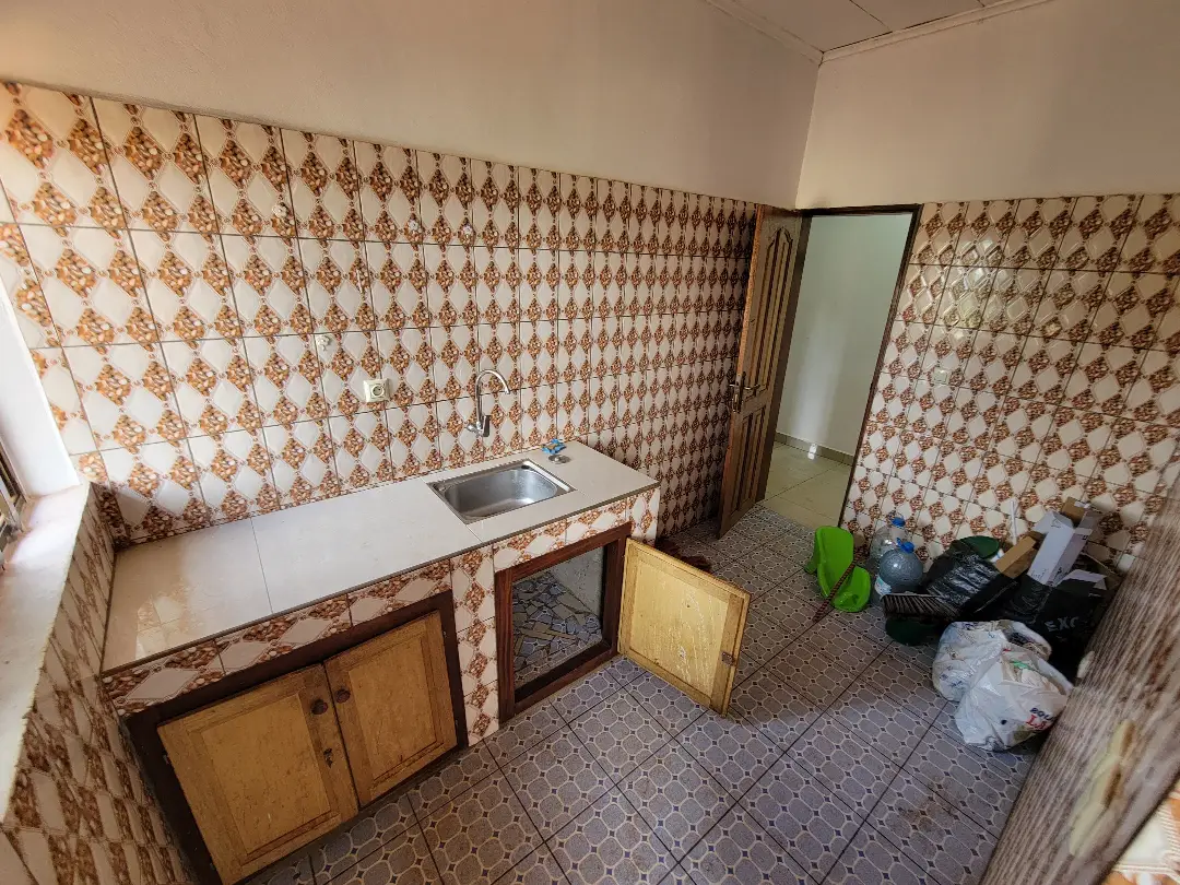 Studio moderne à louer à Bafoussam Lafe( Ta'a Mbah) - Image 7