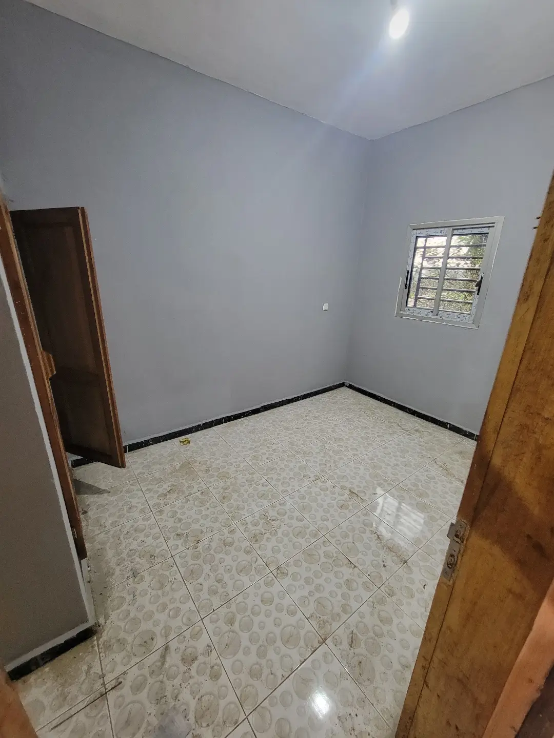 Studio moderne à louer à Bafoussam Nze - Image 7