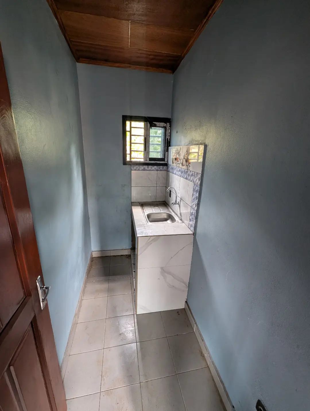 Studio moderne à louer à Bafoussam Explosif - Image 7