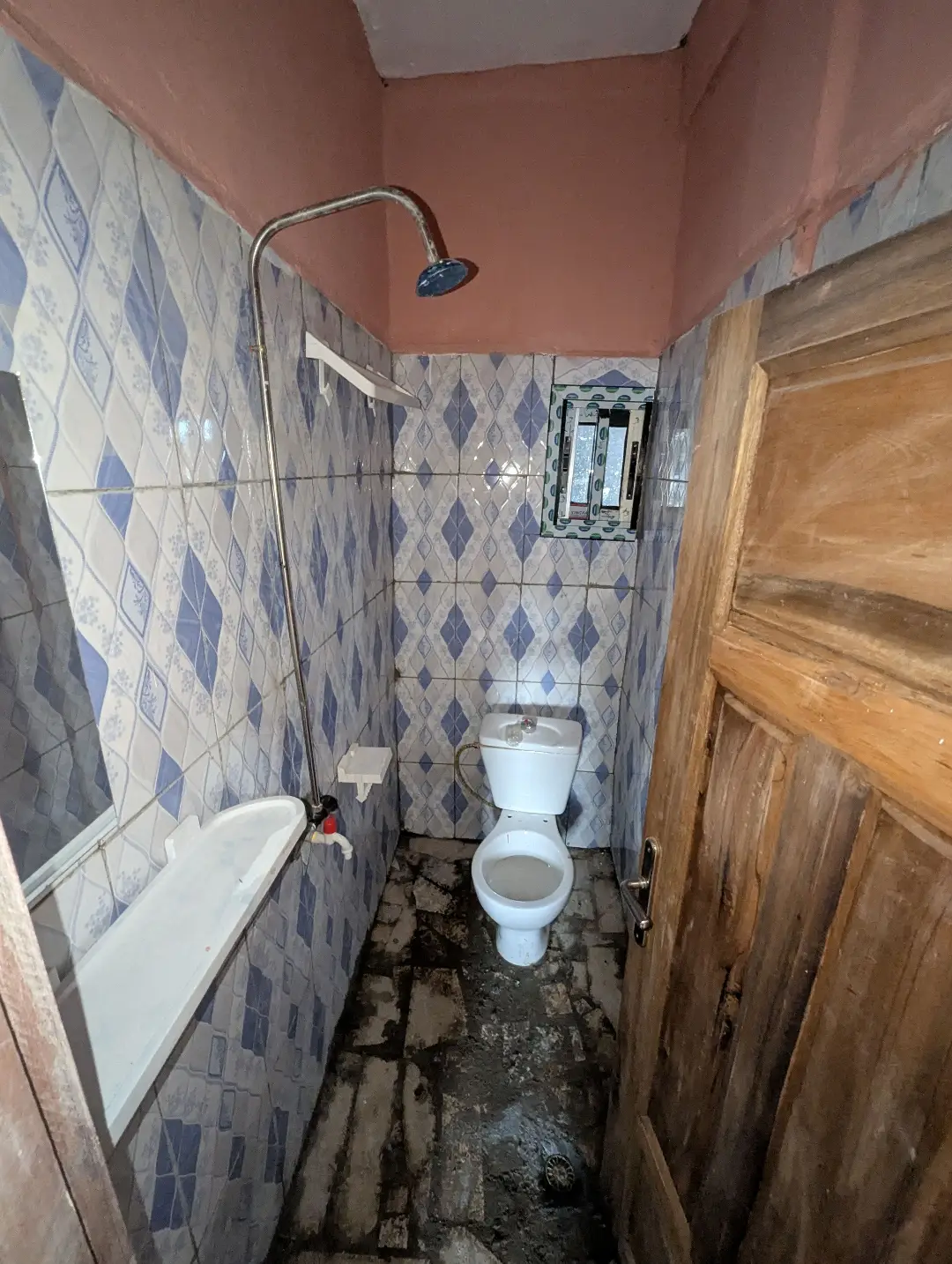 Chambre moderne à louer à Bafoussam Touristique - Image 7