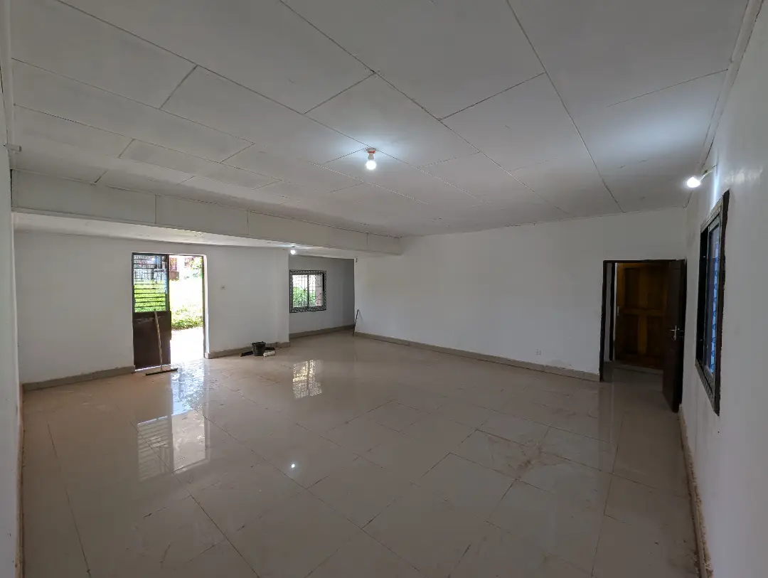 Maison moderne à louer à Bafoussam Madelon - Image 7