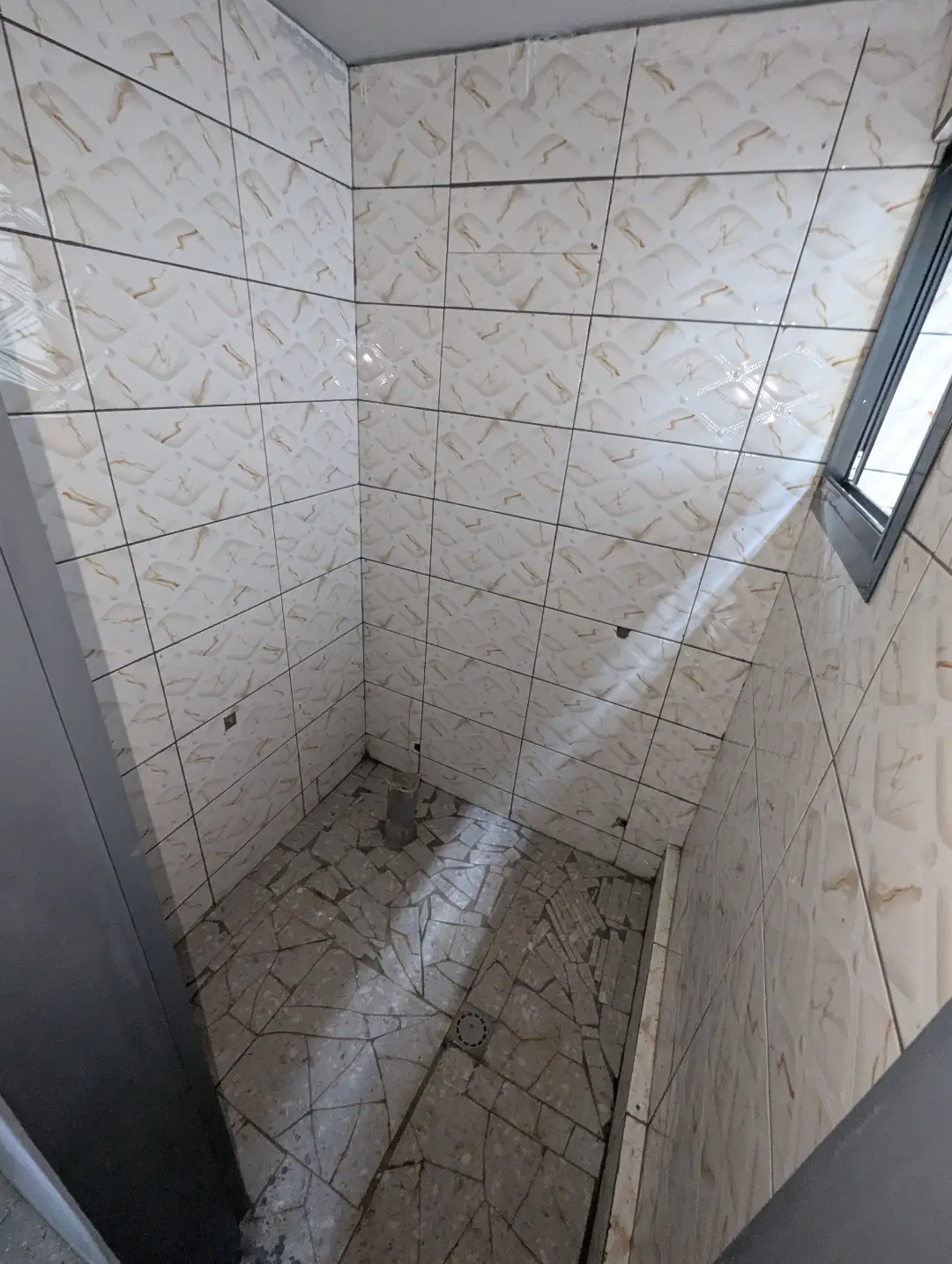 Chambre moderne à louer à Bafoussam Carrefour Canne Tpo - Image 7