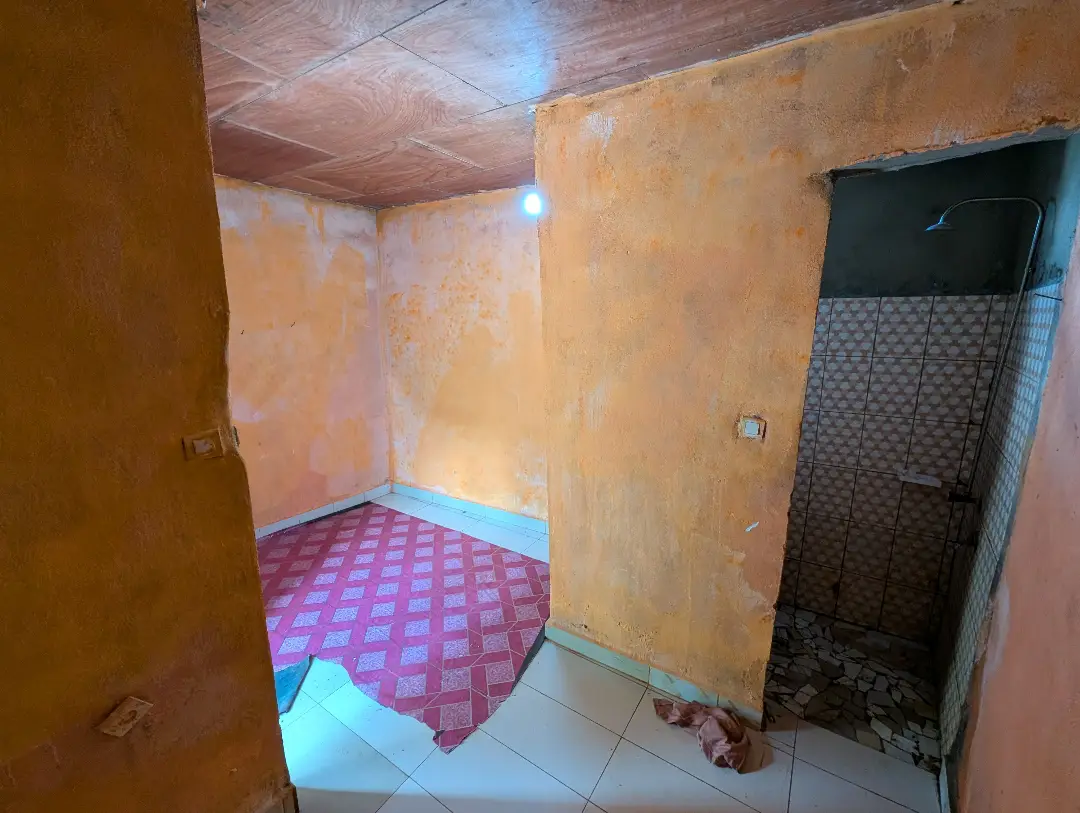Chambre moderne à louer à Bafoussam Cathedrale - Image 7