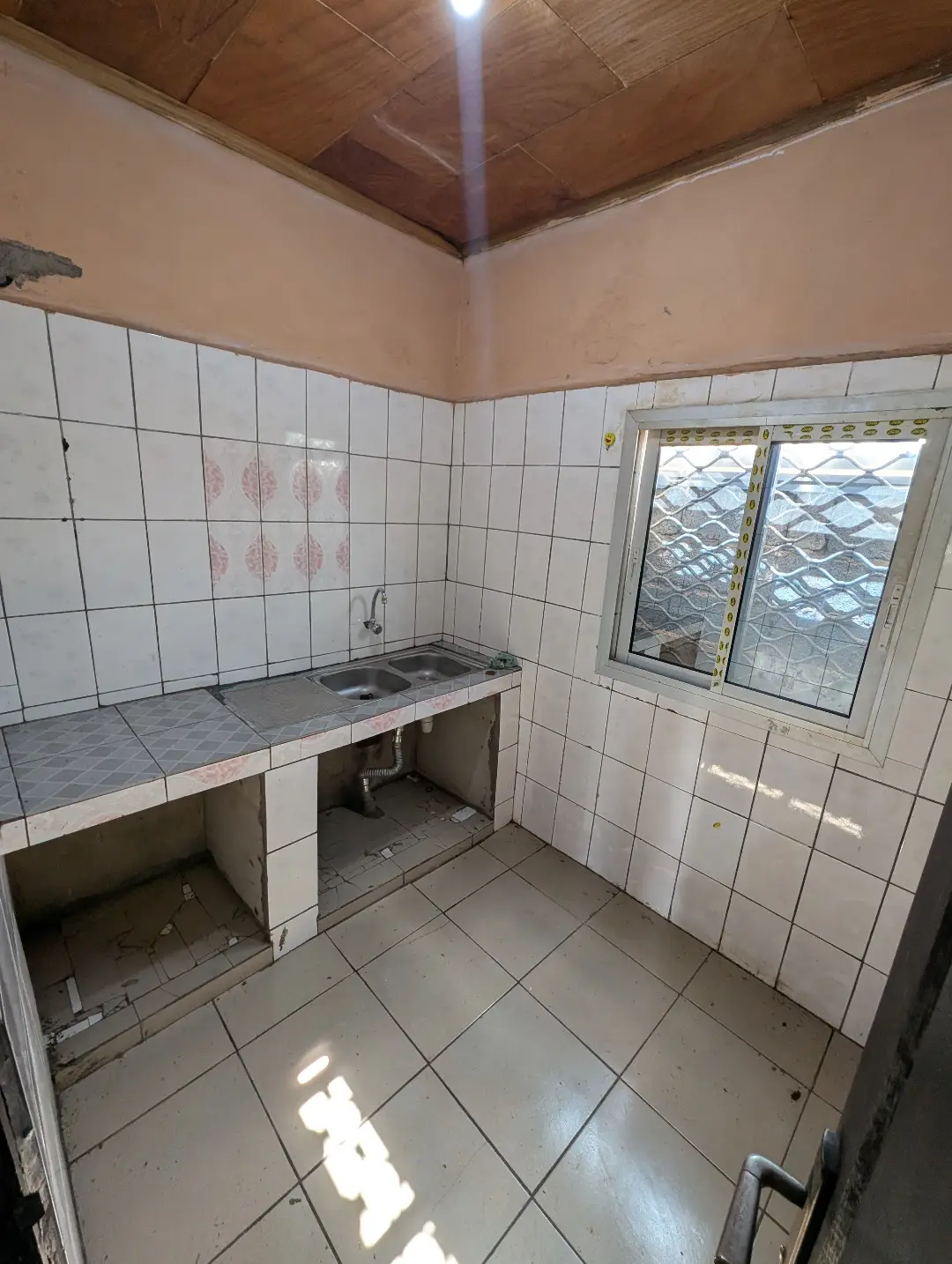 Appartement moderne à louer à Bafoussam Boulevard Eveche - Image 7