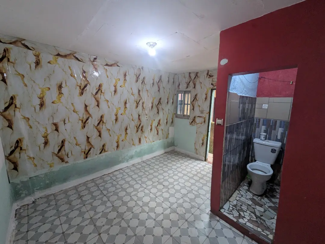 Chambre moderne à louer à Bafoussam Camp Zoa - Image 7