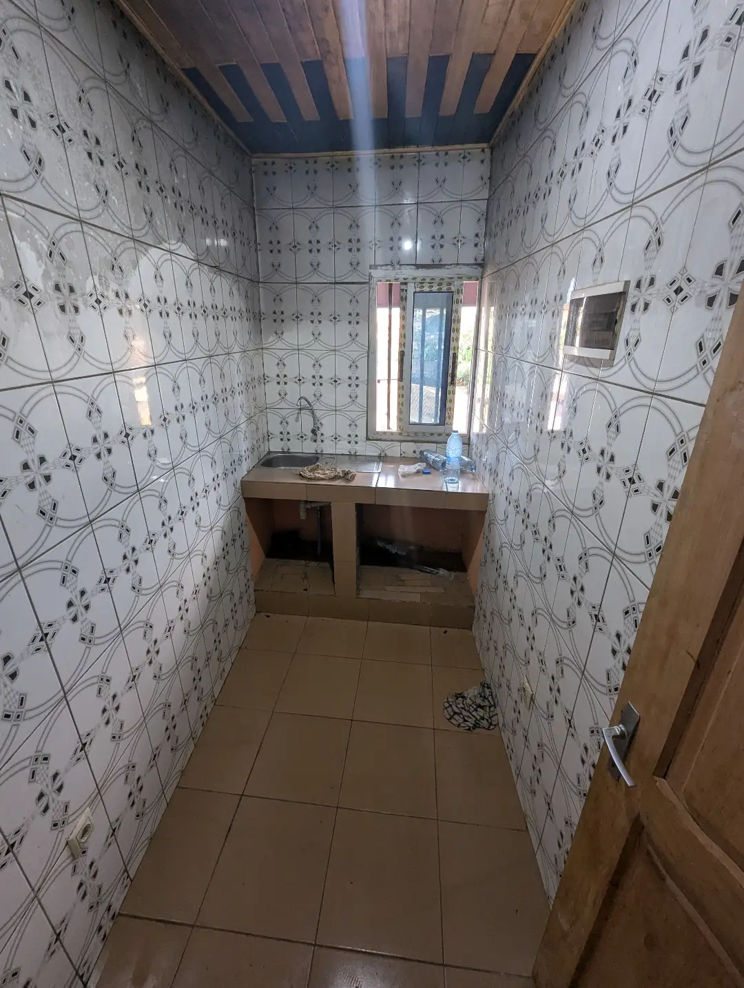 Studio moderne à louer à Bafoussam Ta'a Mbah - Image 7