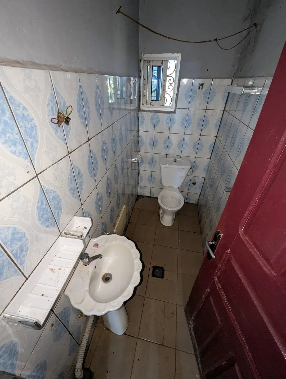 Studio moderne à louer à Bafoussam Taa Mbah - Image 7