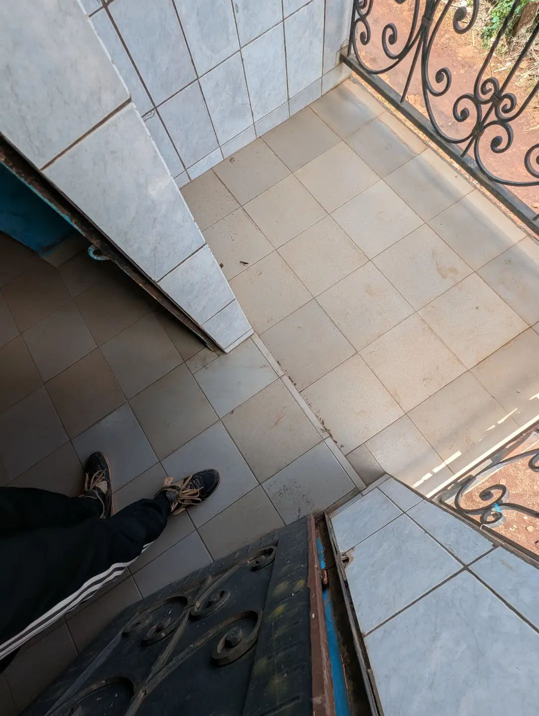 Chambre moderne à louer à Bafoussam Palace - Image 7