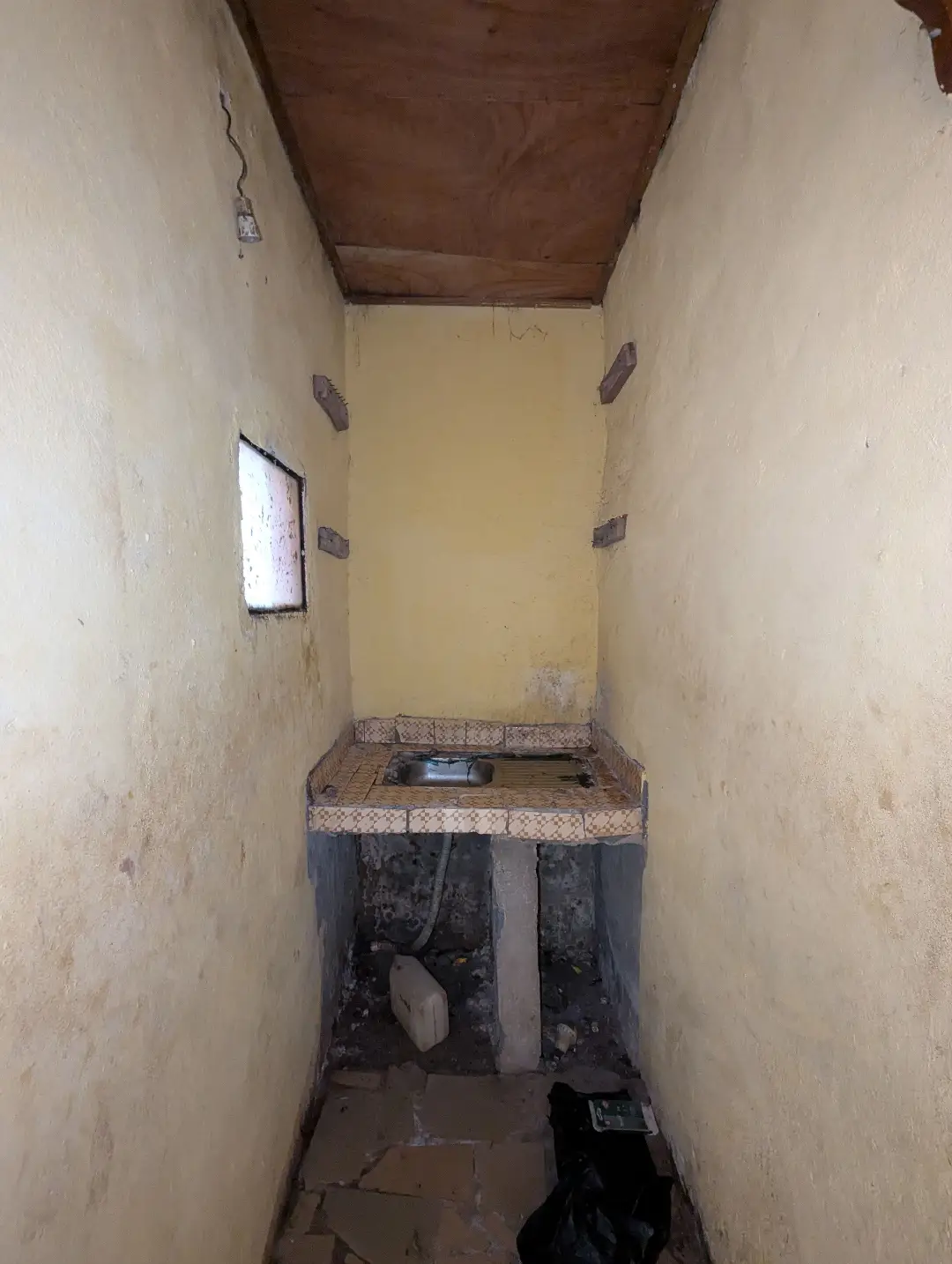 Studio moderne à louer à Bafoussam Camp Militaire - Image 7