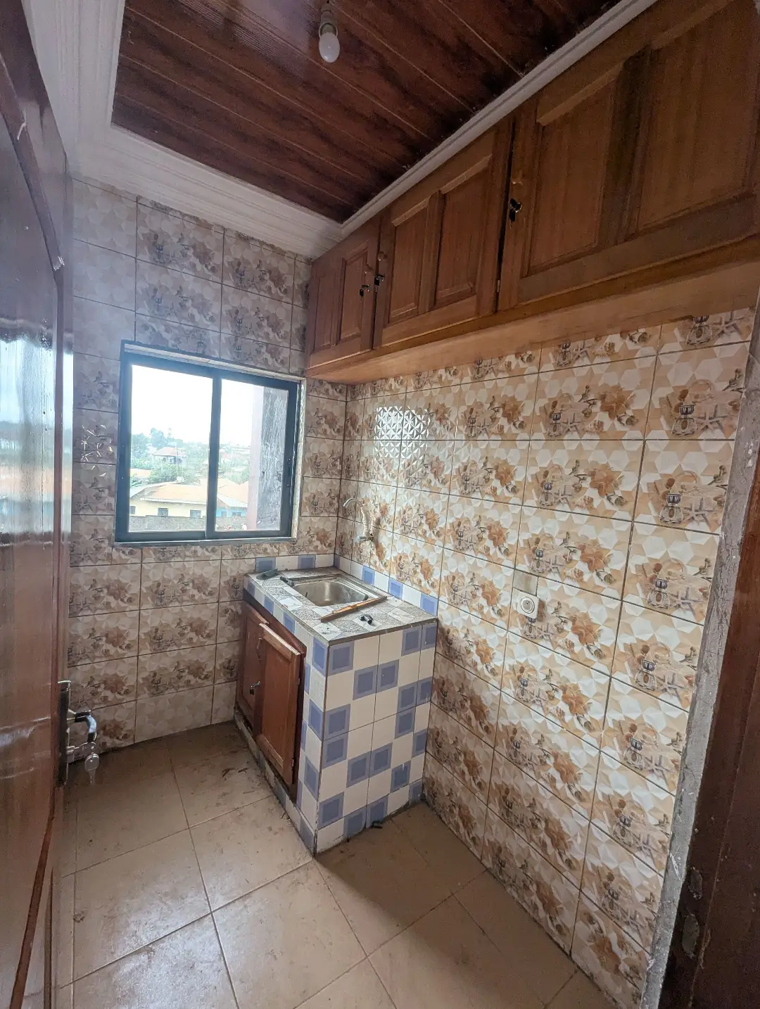 Studio moderne à louer à Bafoussam Camp Militaire - Image 7