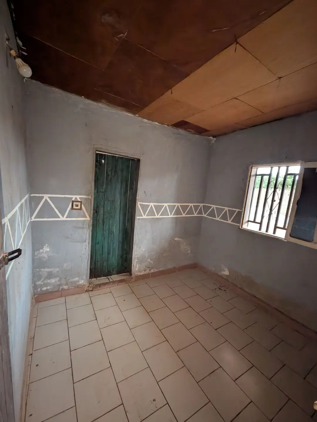 Studio moderne à louer à Bafoussam Camoco Cami Toyota - Image 7