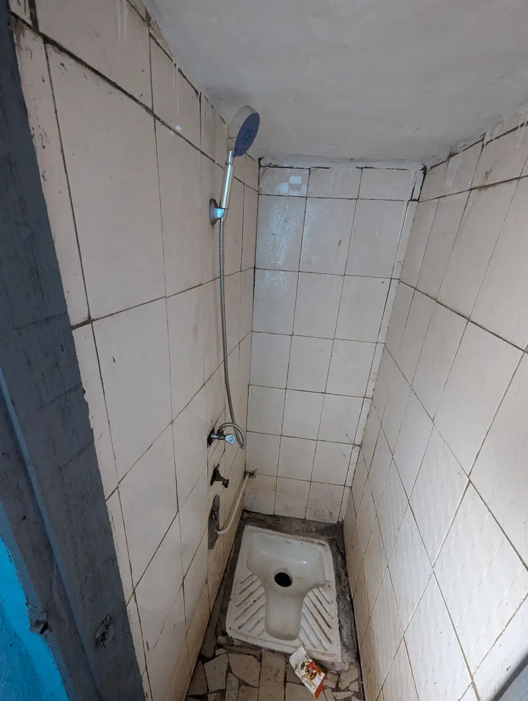 Chambre moderne à louer à Bafoussam Fin Goudron Tpo - Image 7