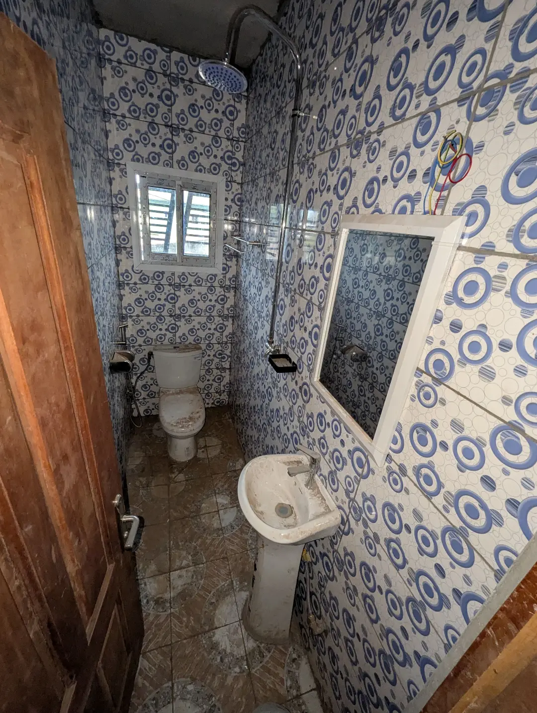 Studio moderne à louer à Bafoussam Kouongouo - Image 7
