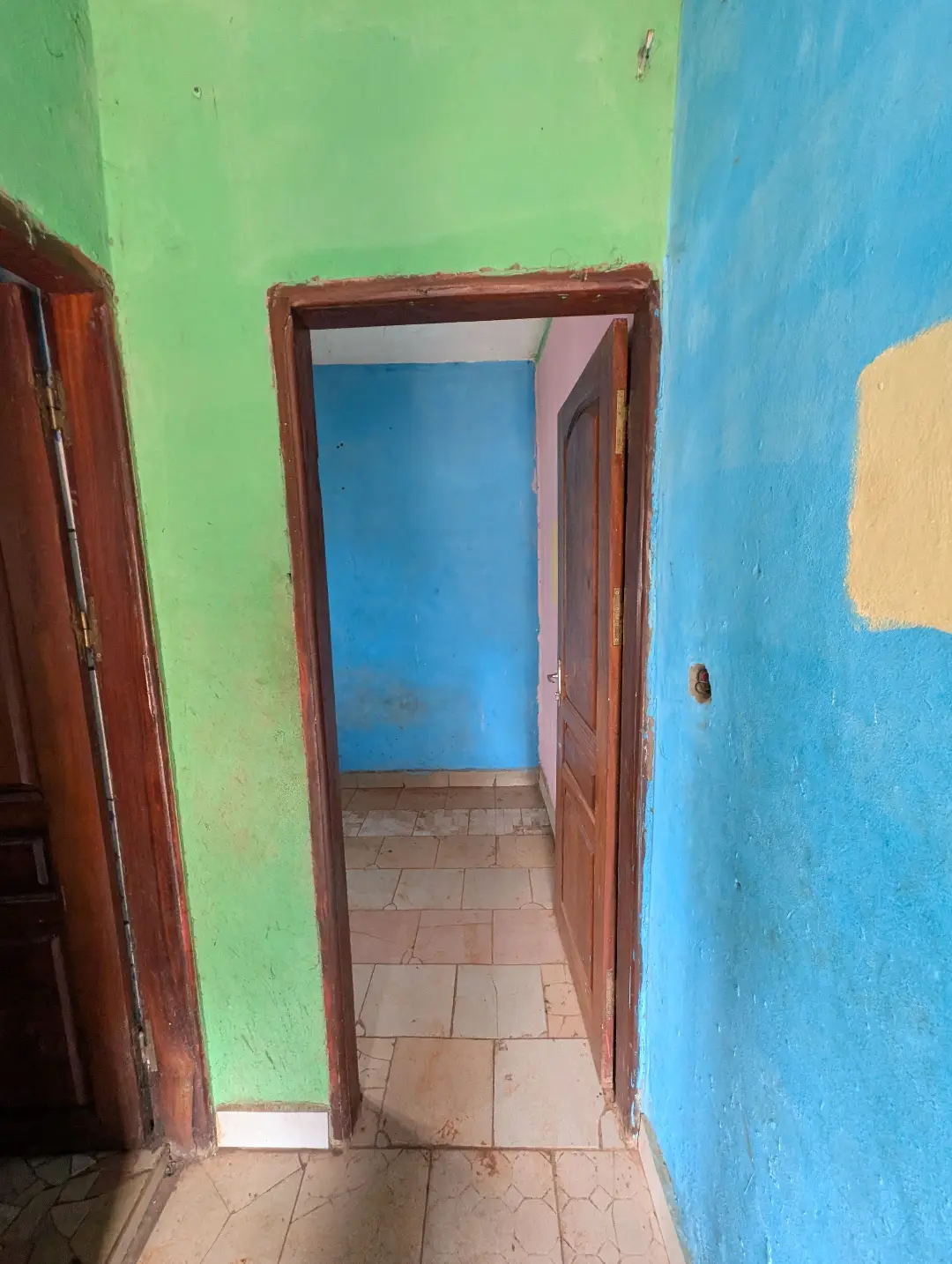 Studio moderne à louer à Bafoussam Entree De La Ville - Image 7
