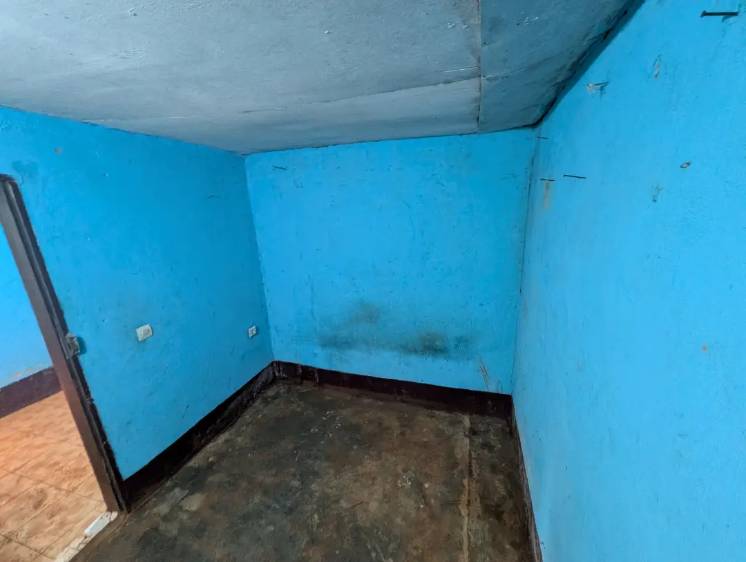 Studio moderne à louer à Bafoussam Explosif - Image 8