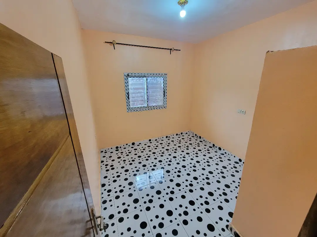 Studio moderne à louer à Bafoussam Ngouache I - Image 8