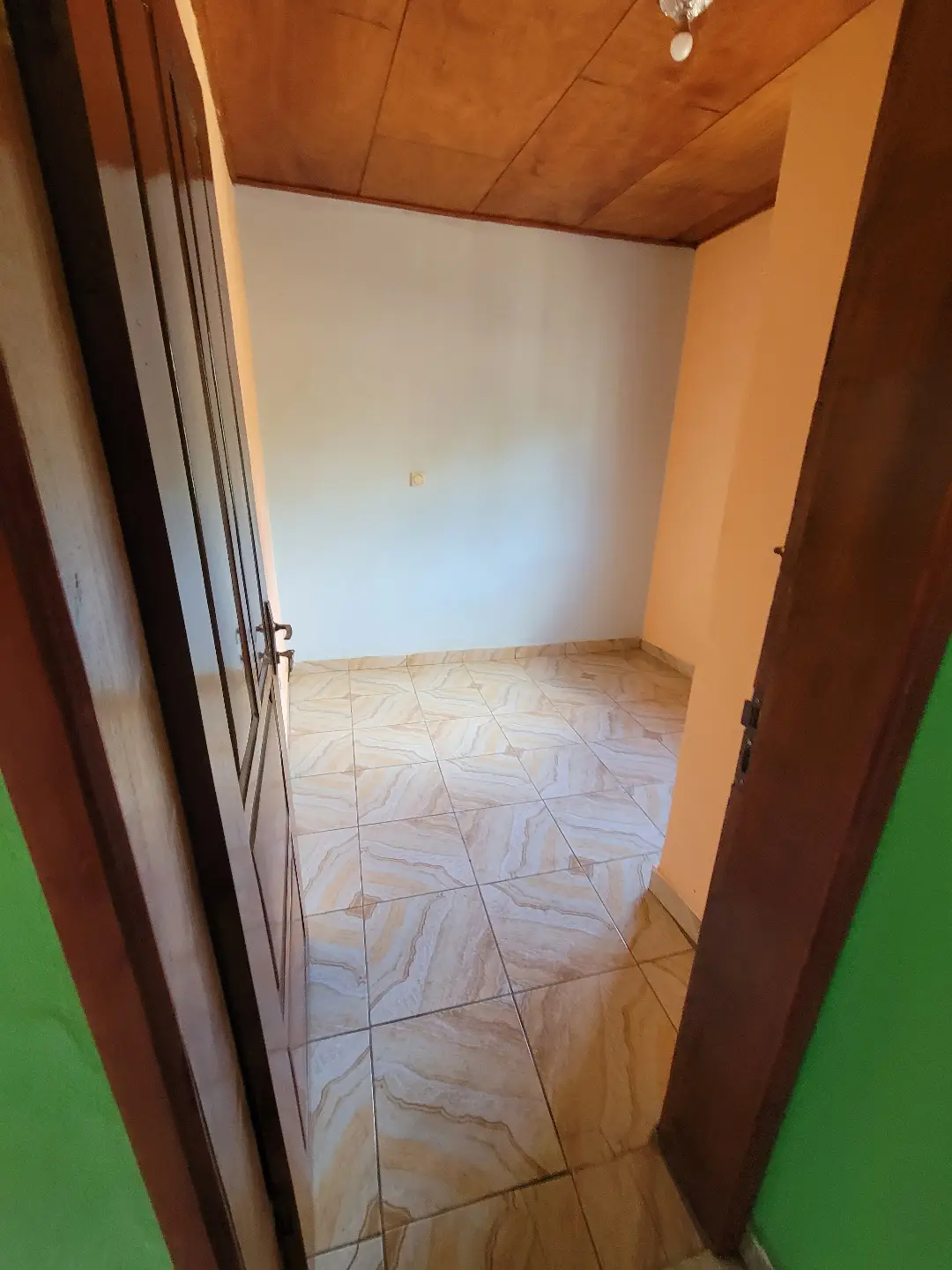 Studio moderne à louer à Bafoussam Entre Domicile (carrefour Can ) - Image 7