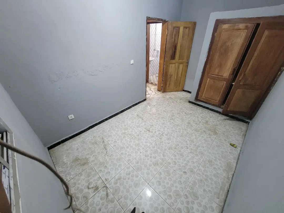 Studio moderne à louer à Bafoussam Nze - Image 8