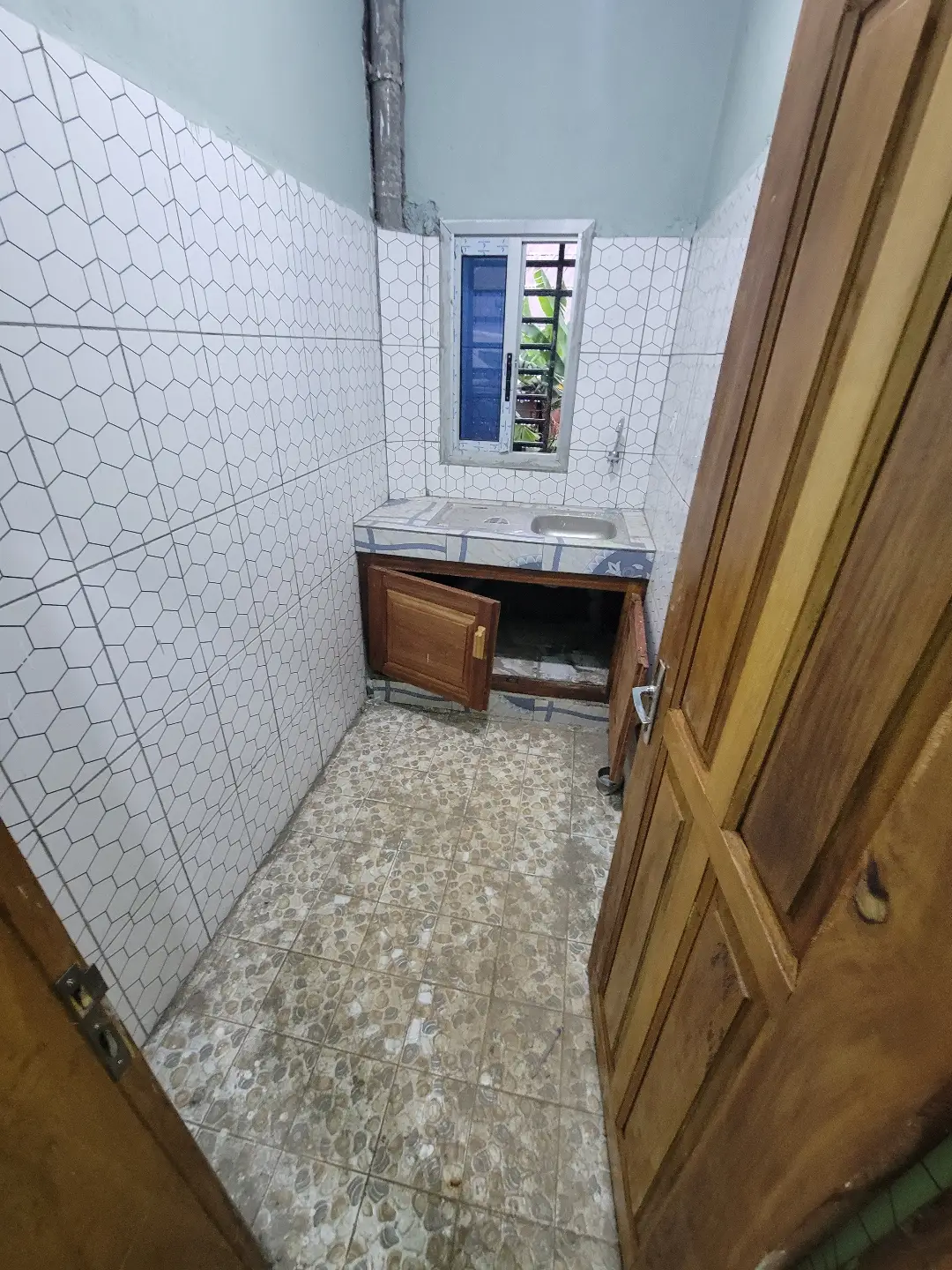 Studio moderne à louer à Bafoussam Ndze - Image 8